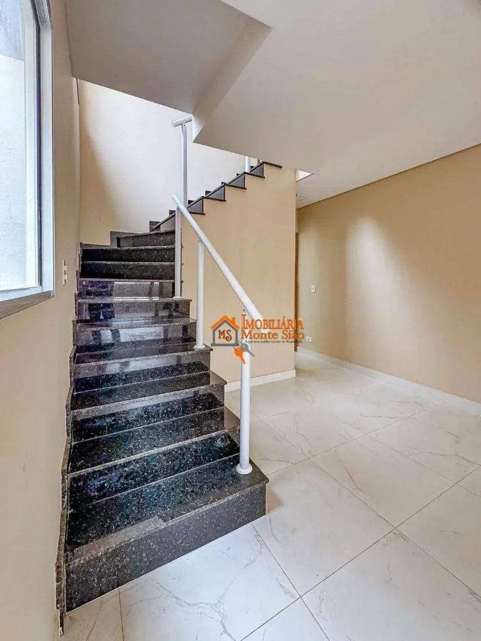 Sobrado com 3 dormitórios à venda, 120 m² por R$ 640.000,00 - Vila Barros - Guarulhos/SP - Foto 3