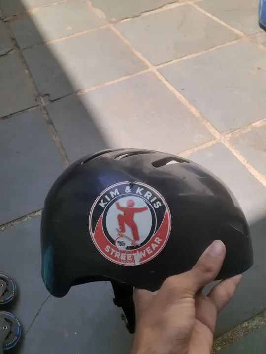 CAPACETE SKATE POUCO USADO - Foto 4