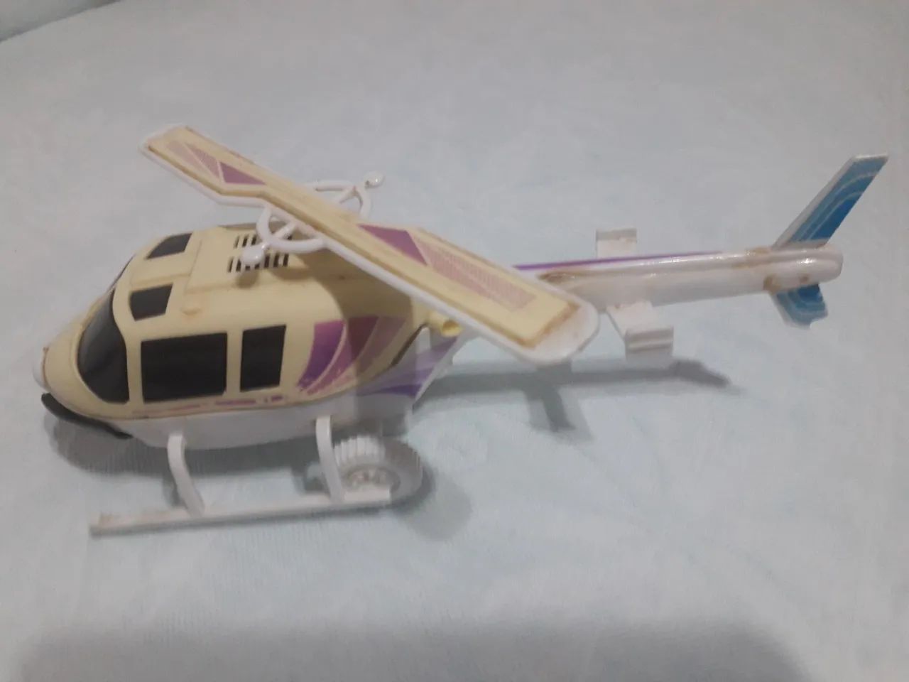 Helicóptero para brinquedo  e  coleção - Foto 3