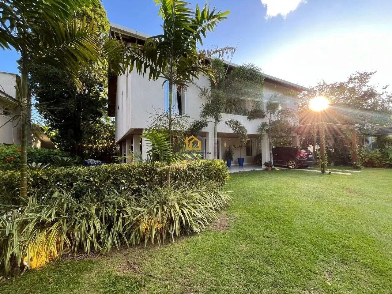 Vendo casa no Condomínio Casa Grande, no km 14 de Aldeia, com 4 suítes, piscina privativa