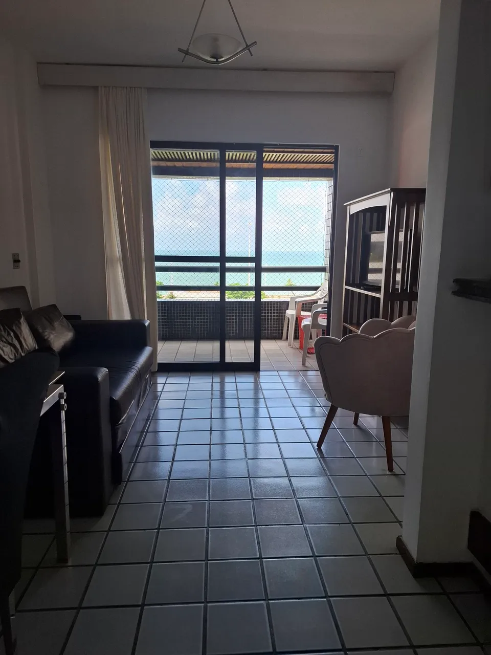 Quarto Mobiliado com Vista para o Mar - Aluguel