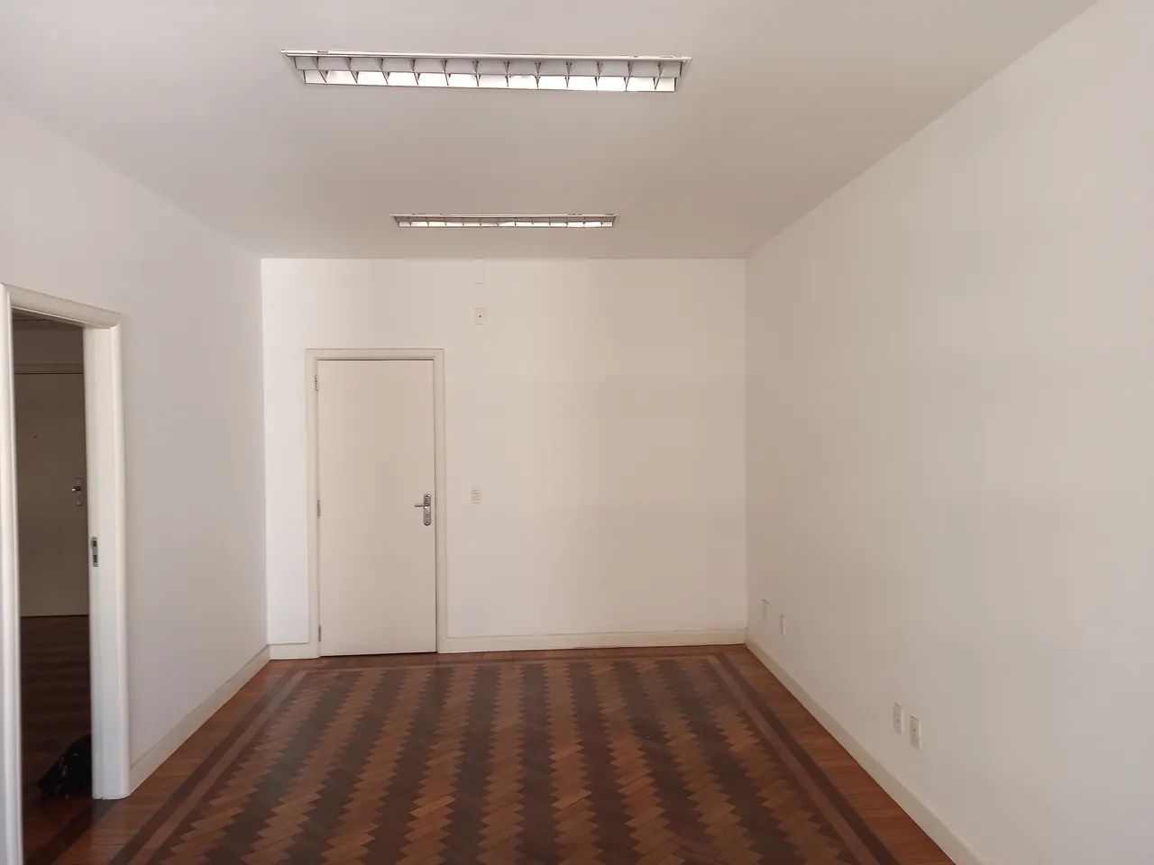 Sala/Conjunto para aluguel tem 82 metros quadrados com 4 quartos em Centro - Rio de Janeir - Foto 2