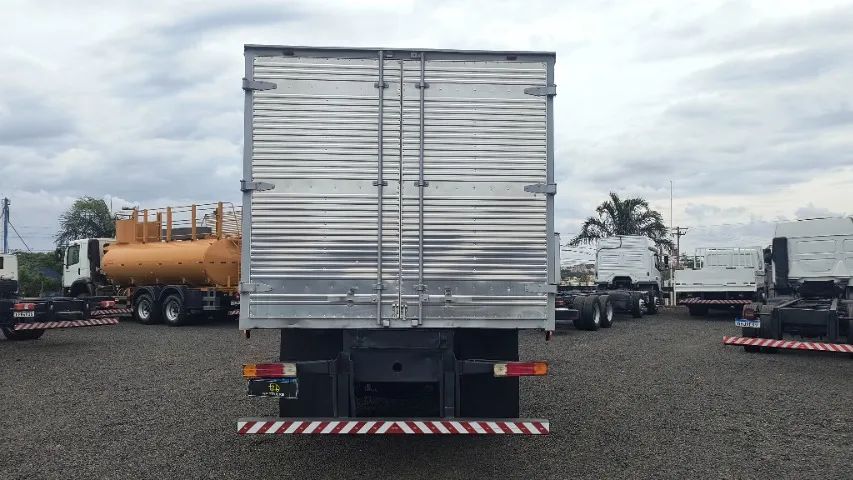 MB 1719 BAU OFICINA COMPLETA 2013 - Foto 6