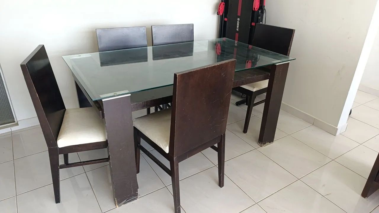 Mesa de Jantar em Madeira com Tampo de Vidro - Foto 2