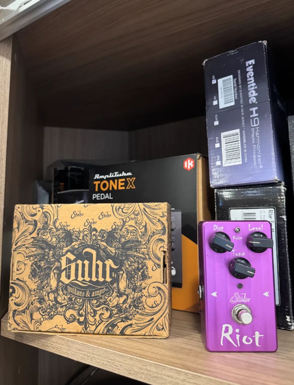 Pedal De Efeito Suhr Riot - Versão Original Violeta - Instrumentos