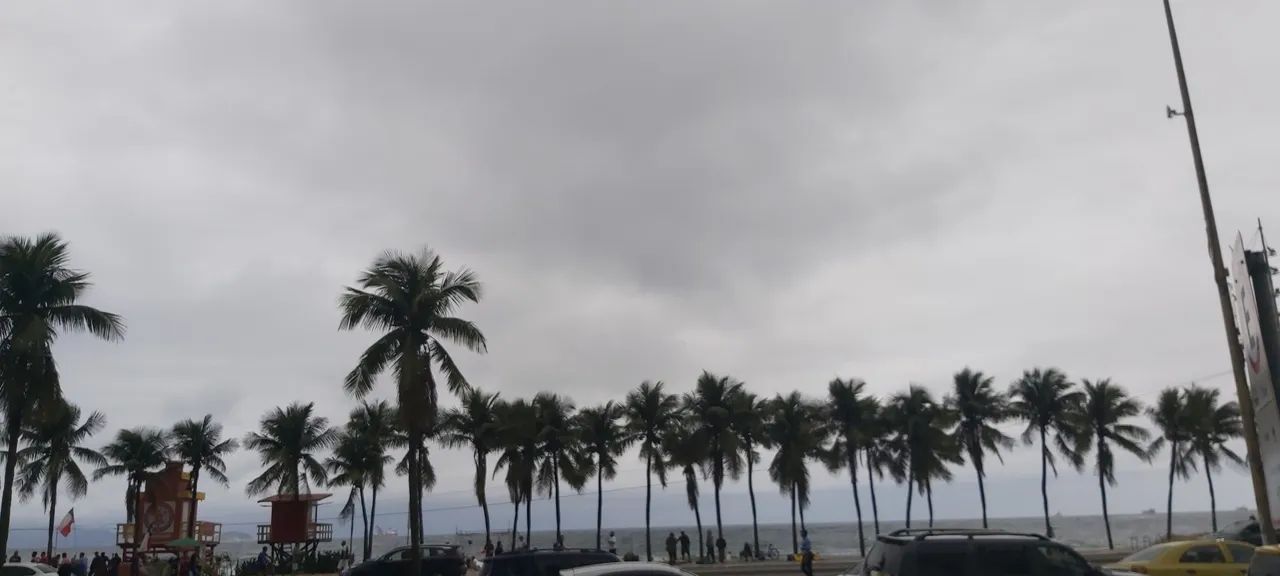 Vendo na Av Atlântica - Copacabana