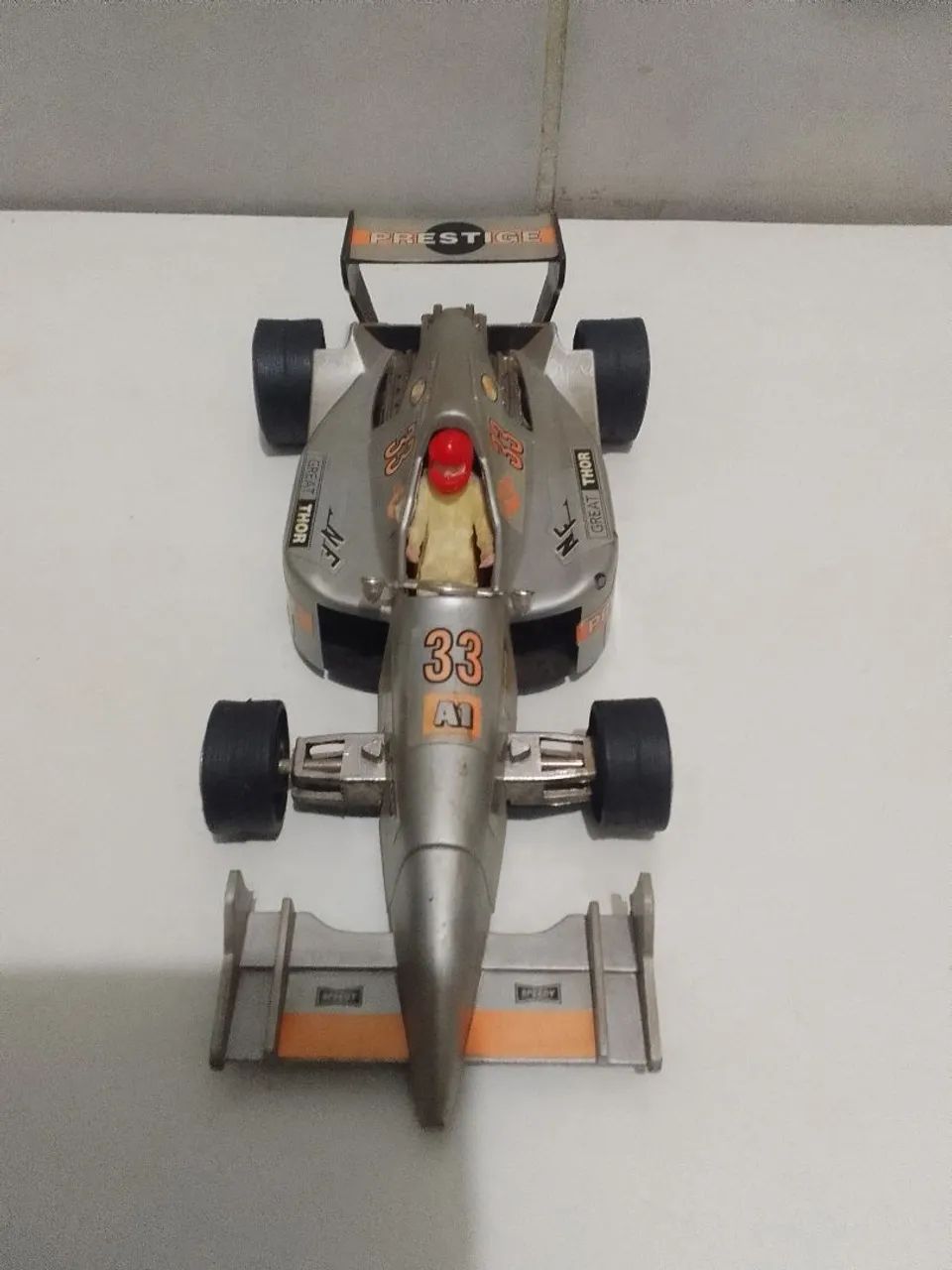 Carro de corrida colecionável - Foto 3