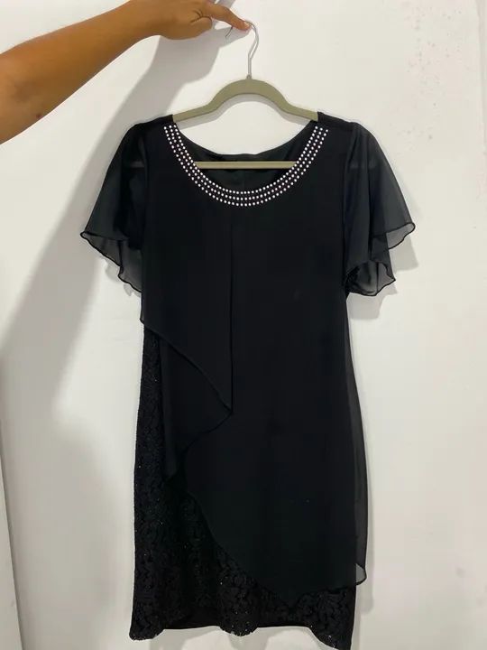 Vestido preto com renda e detalhes em pedrarias - Foto 2