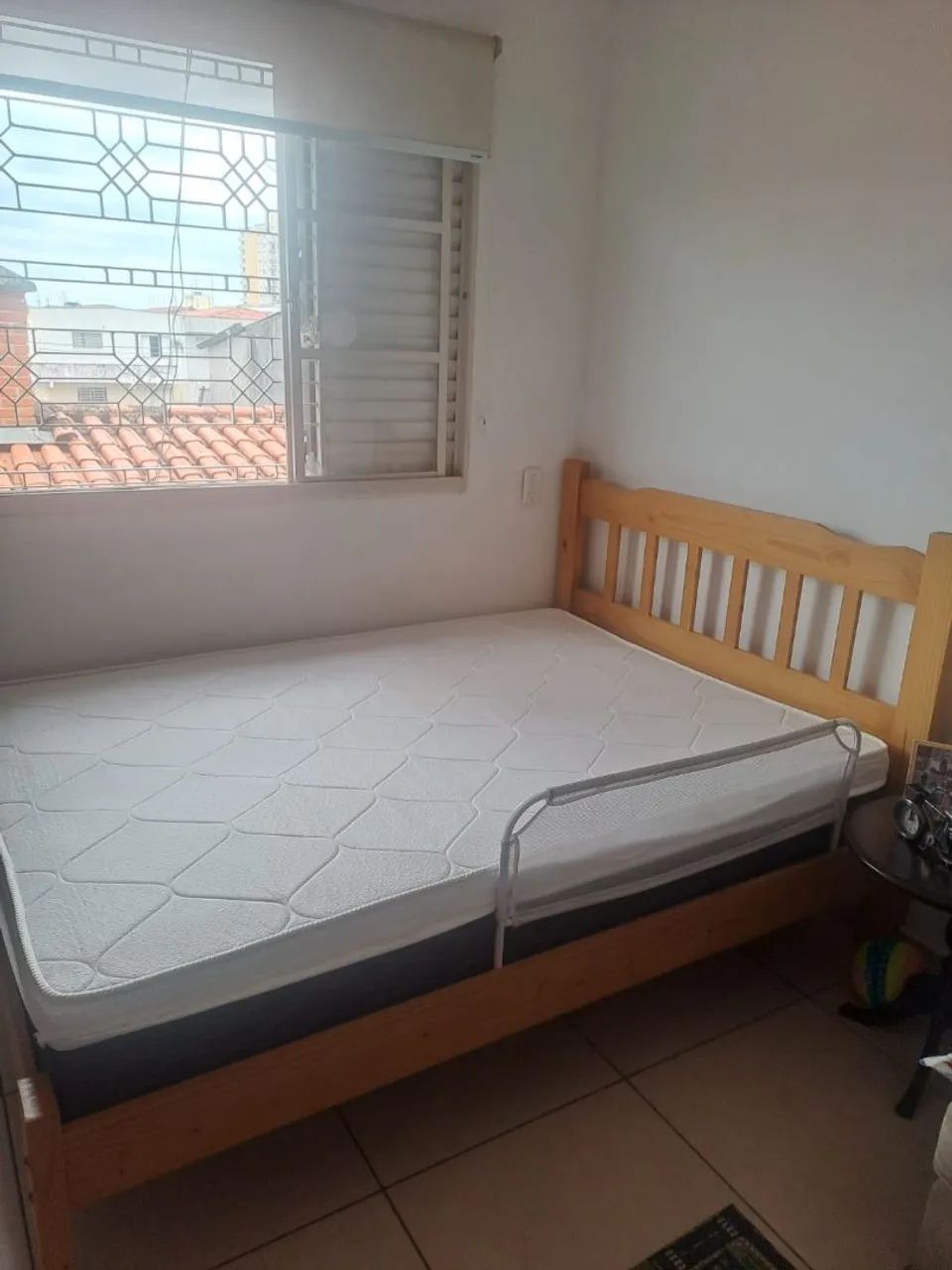 Cama de madeira com colchão - Usado só por criança! - Foto 4