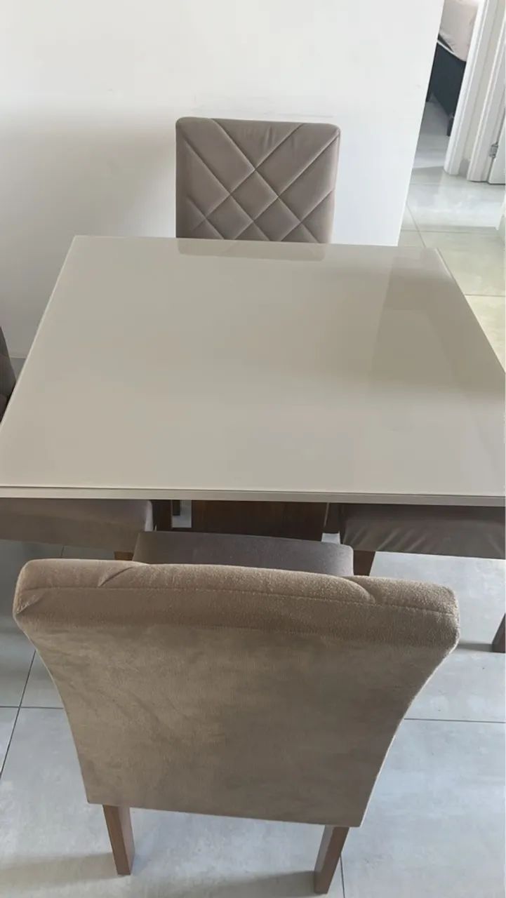 Mesa de Jantar com 4 Cadeiras