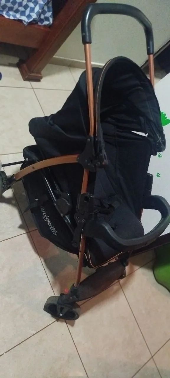 Carrinho para Bebê + bebê conforto 