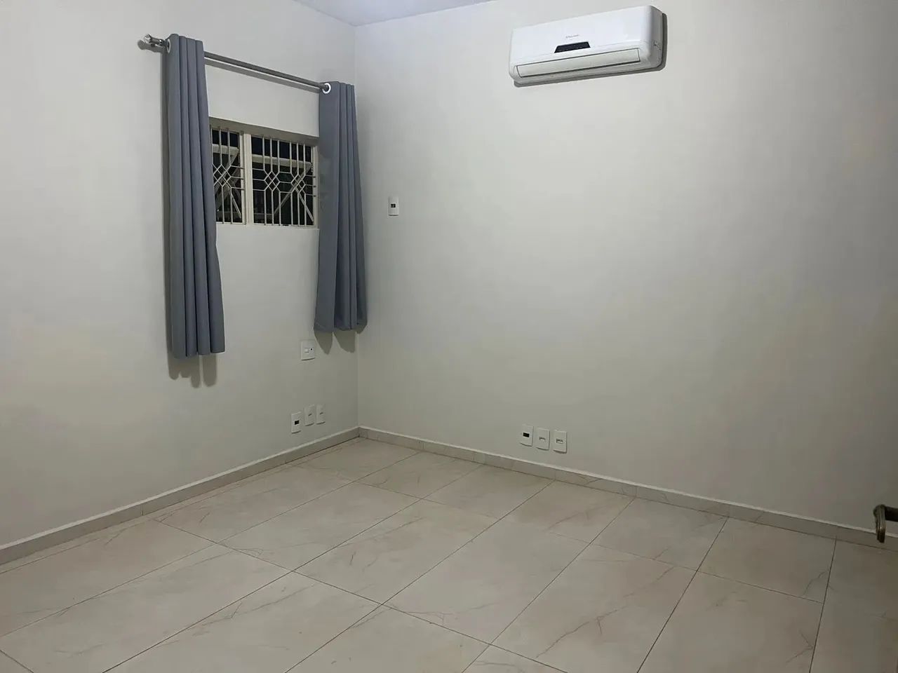 Sala Comercial  Funcional com Ar-Condicionado e Armário Embutido