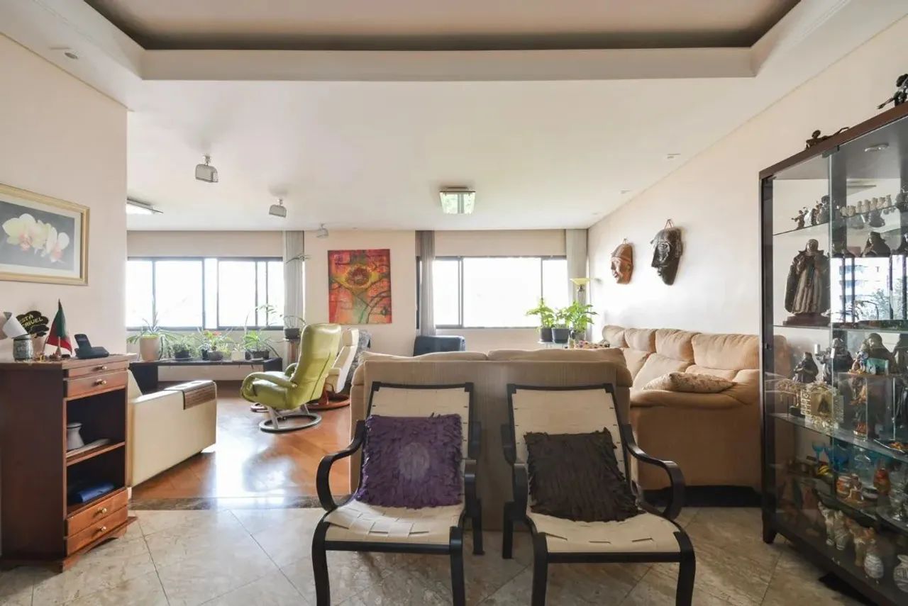 Apartamento tipo para venda com 3 quartos, sendo 1 suíte, 230m² - Foto 3