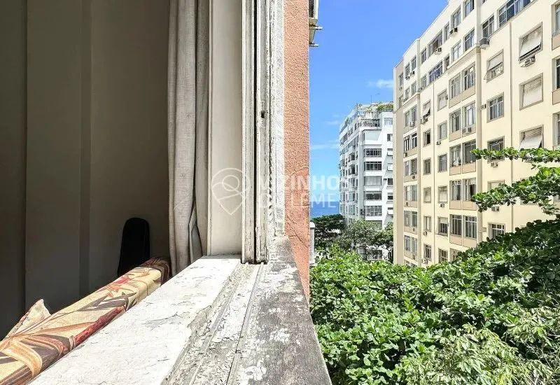 Quarto e sala a 50 passos da praia do Leme - Foto 5