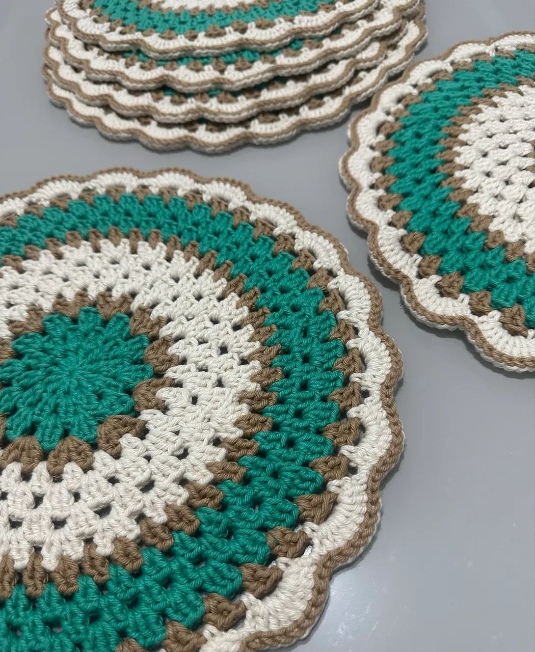 Sousplat de crochê / mesa posta 64315479060739122