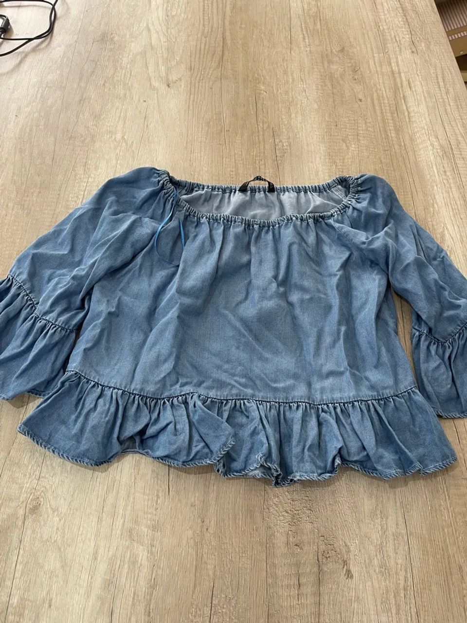Blusa Jeans Off Shoulder com Renda Zara