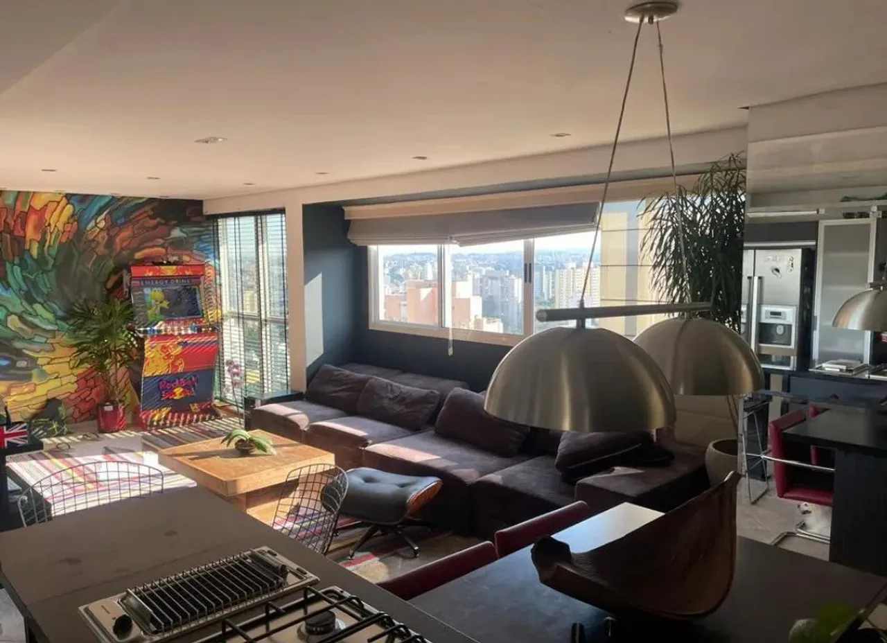 Cobertura Triplex á venda na Vila Andrade, com 3 dormitórios, sendo 1 suíte e 4 vagas.