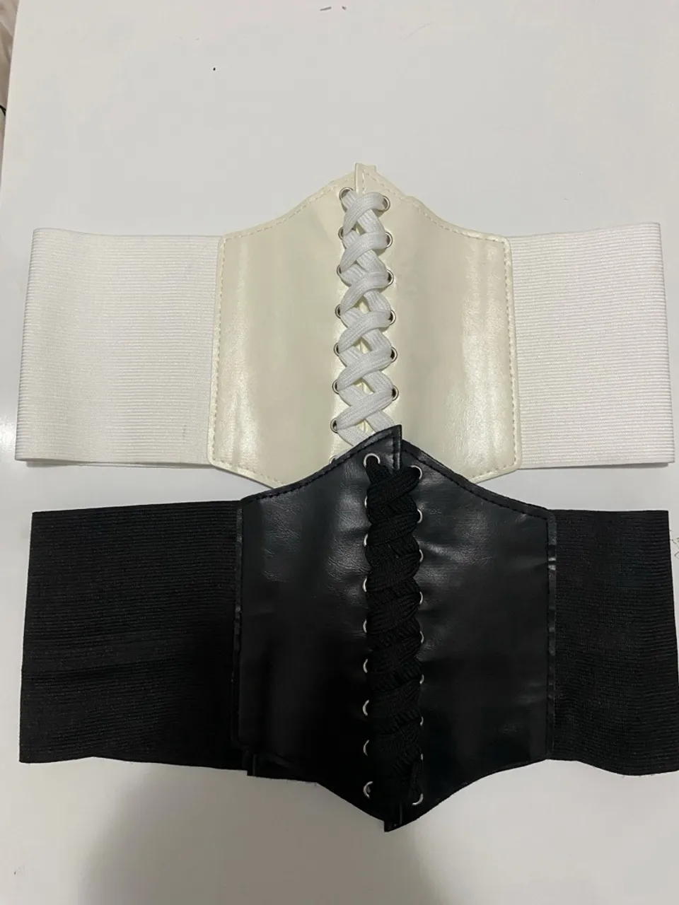 Cintos Corset Femininos - Preto e Branco