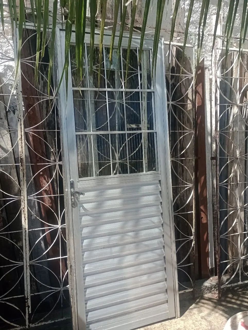 Porta de Alumínio com Grade 75x2.10