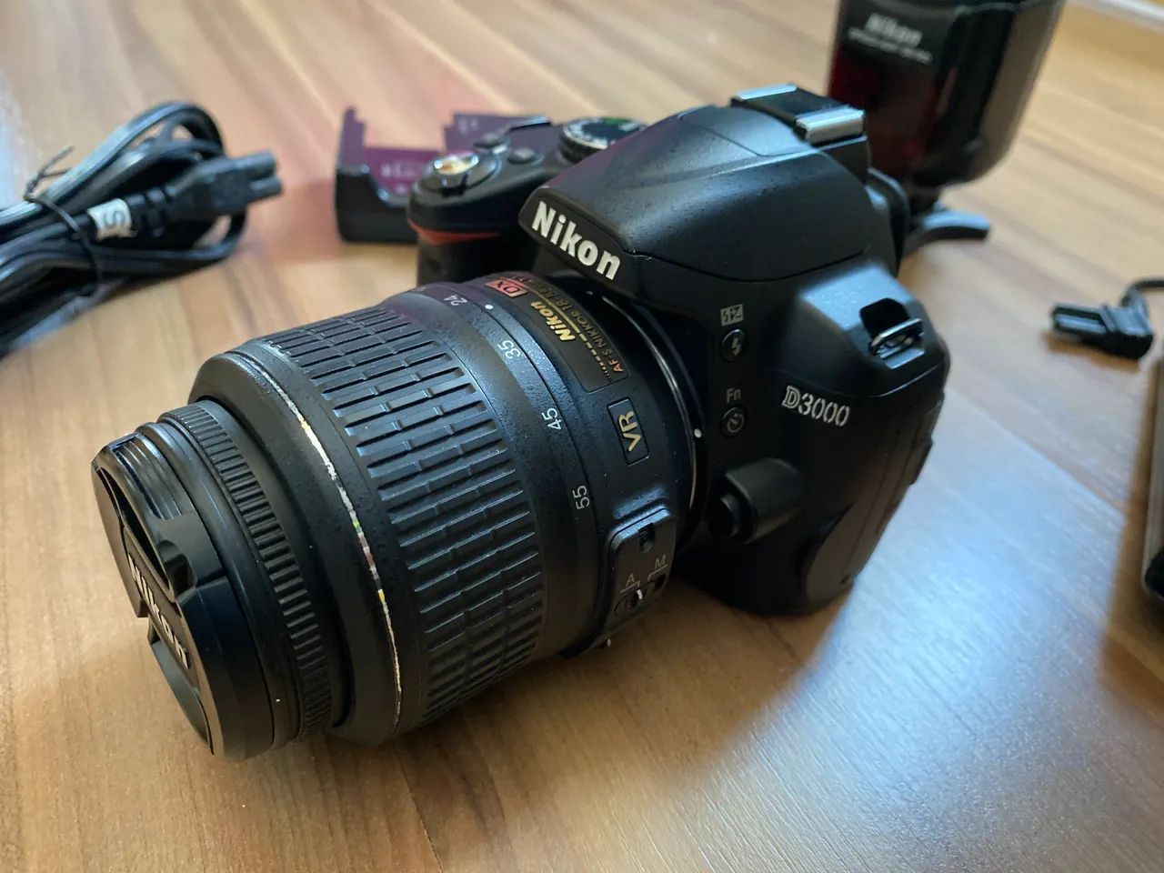 Câmera Nikon D3000 e Flash Nikon SB900 - Foto 2