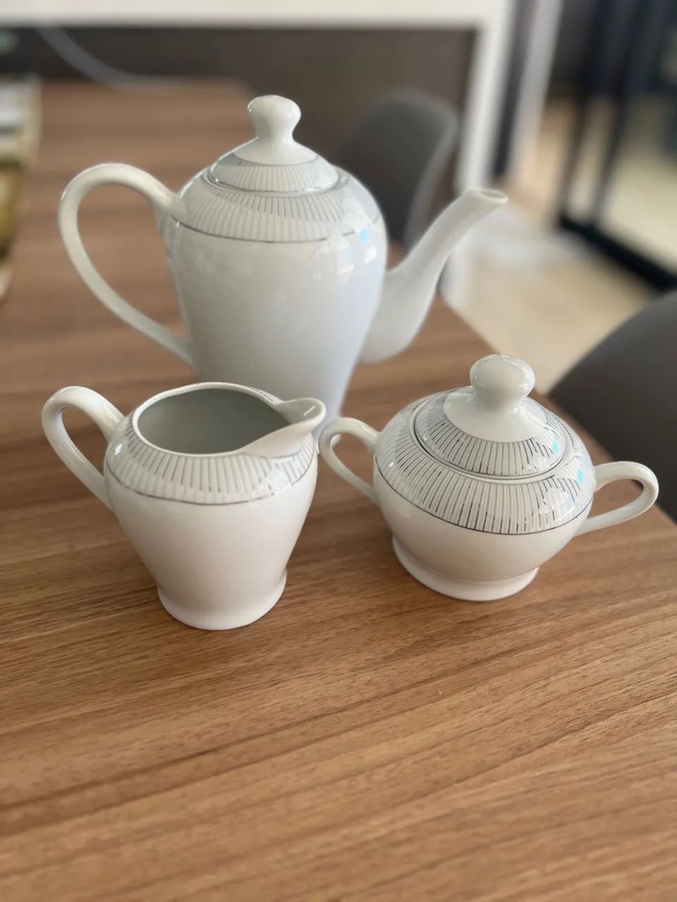 Conjunto de Chá em Porcelana Elegante