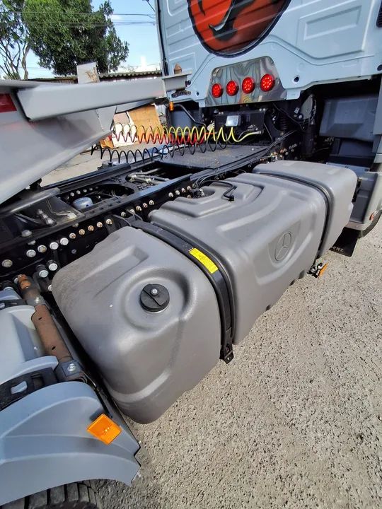 Caminhão Mercedes-Benz Axor 1933 4x2 - Foto 3