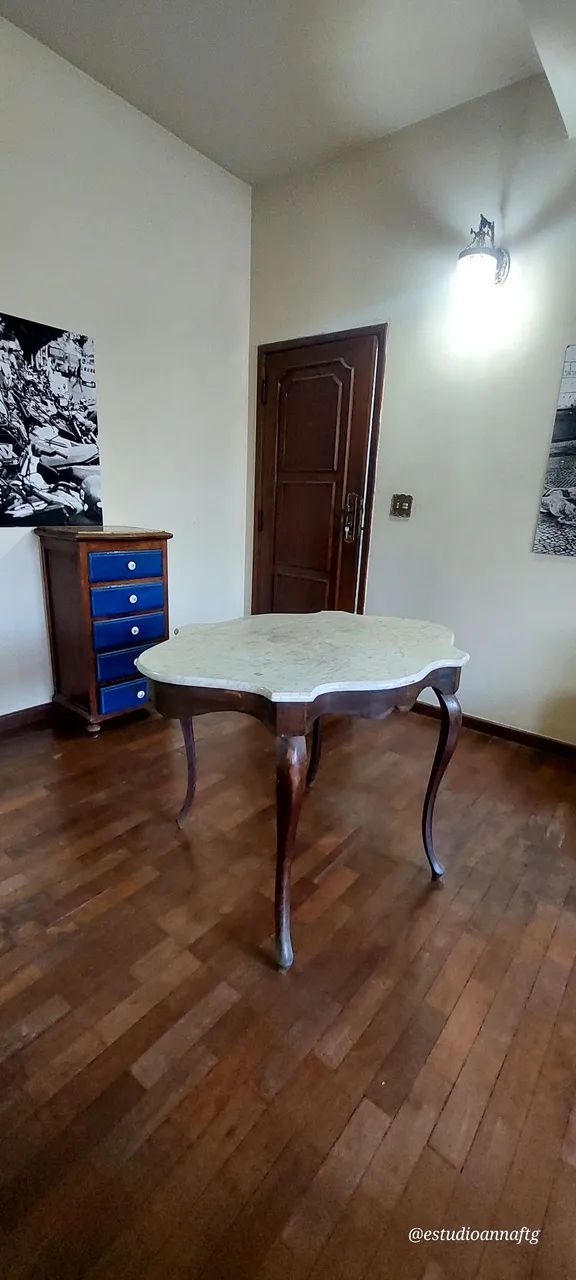 Mesa Antiga Estilo Vitoriana com tampo de Mármore  - Foto 2