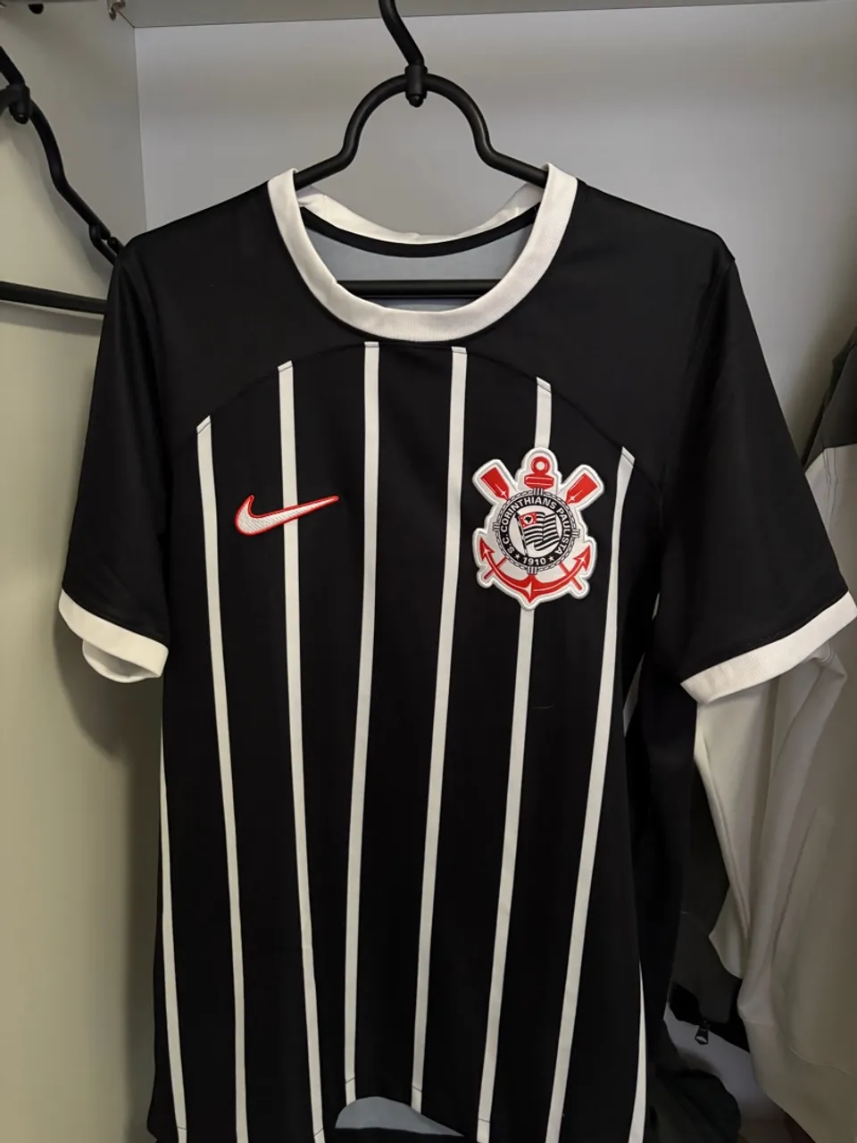 Camisa Corinthians Nike - Listrada Preta e Branca