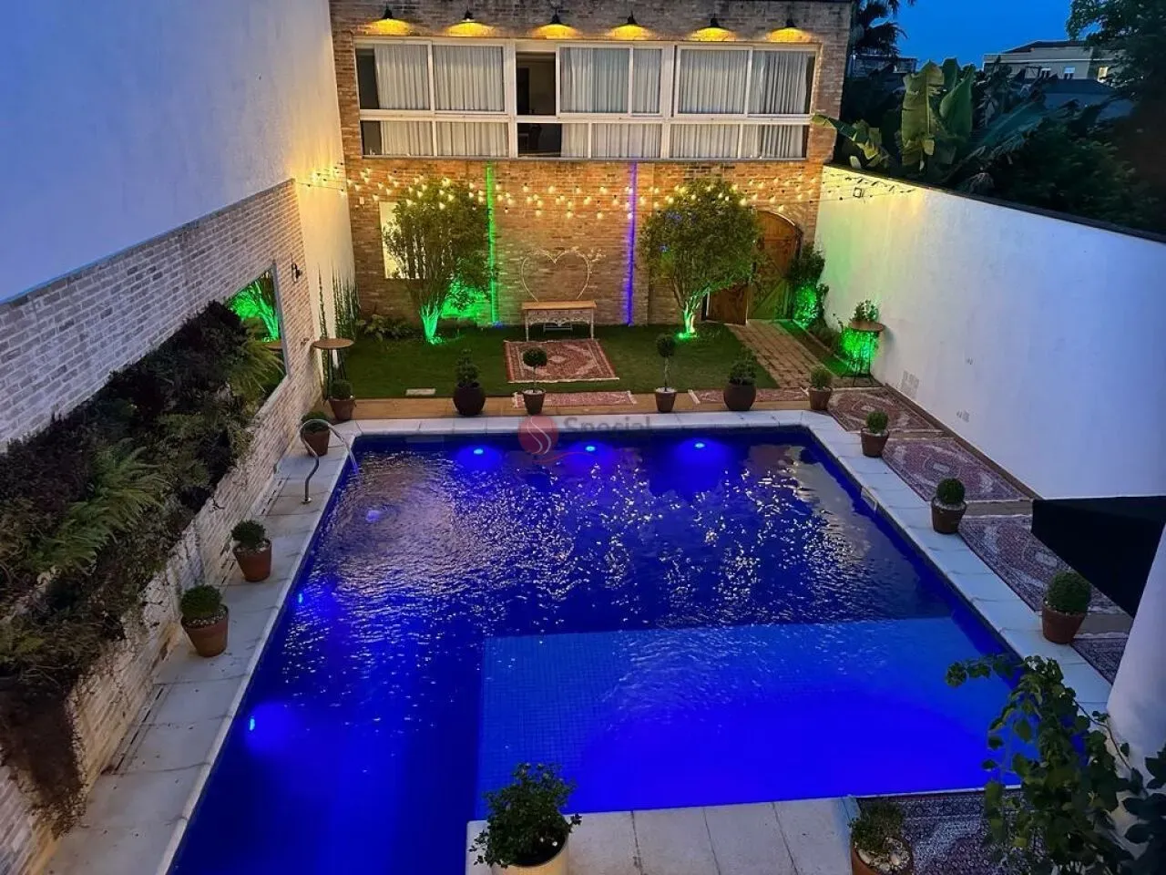 Sobrado com piscina na Mooca.