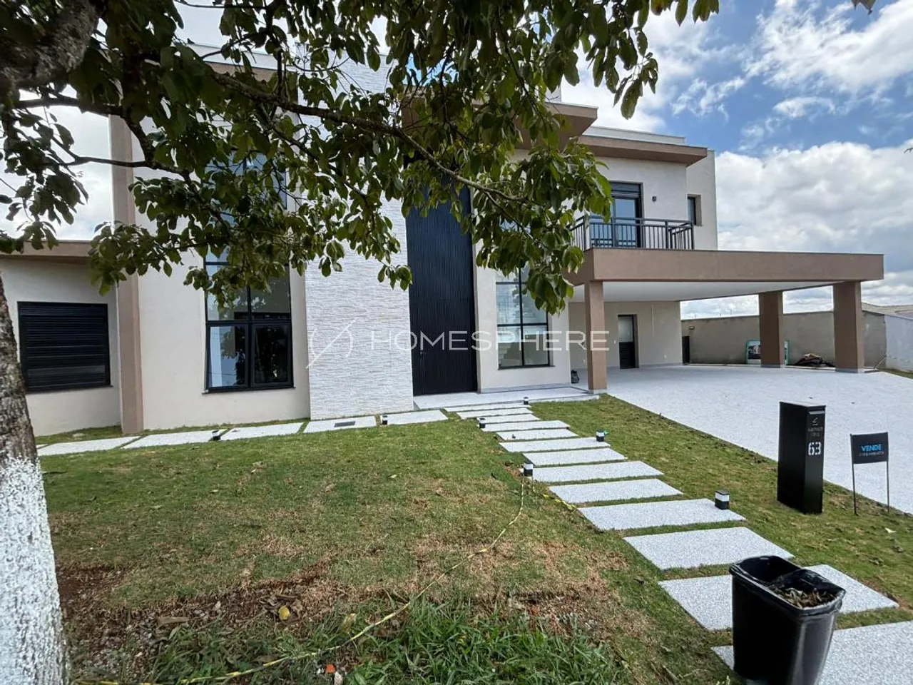Casa de condomínio com 328 m², 4 quartos sendo 4 suítes à venda no bairro Aldeia da Serra.