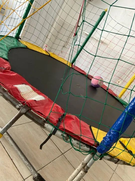 Pula pula - Cama elástica infantil com estrutura resistente - Foto 5