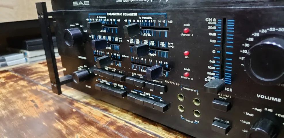 Pré Amplificador E Equalizador Sae - 2100 - Foto 5