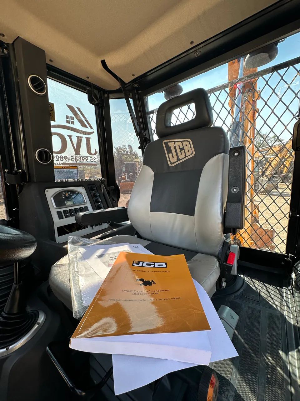 Retroescavadeira JCB 3CX 2023 4X4  - Foto 6