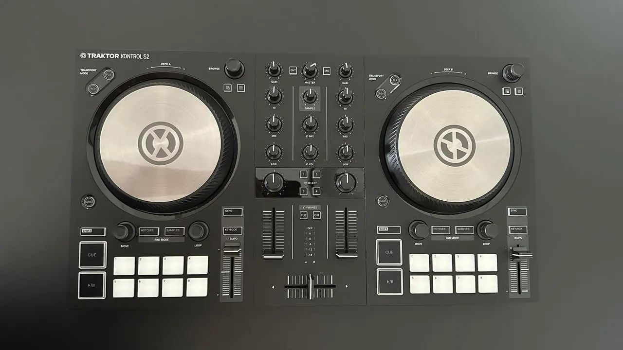 Controladora dj Native Traktor Kontrol S2 MK3 - Instrumentos