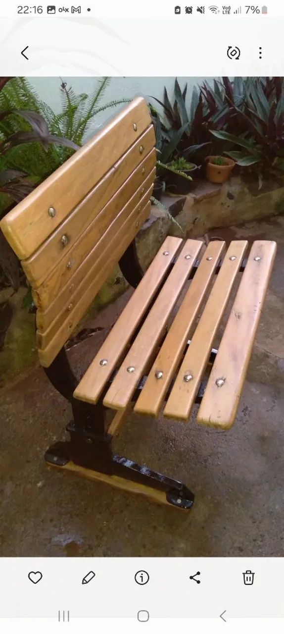 Banco de madeira vintage para decoração