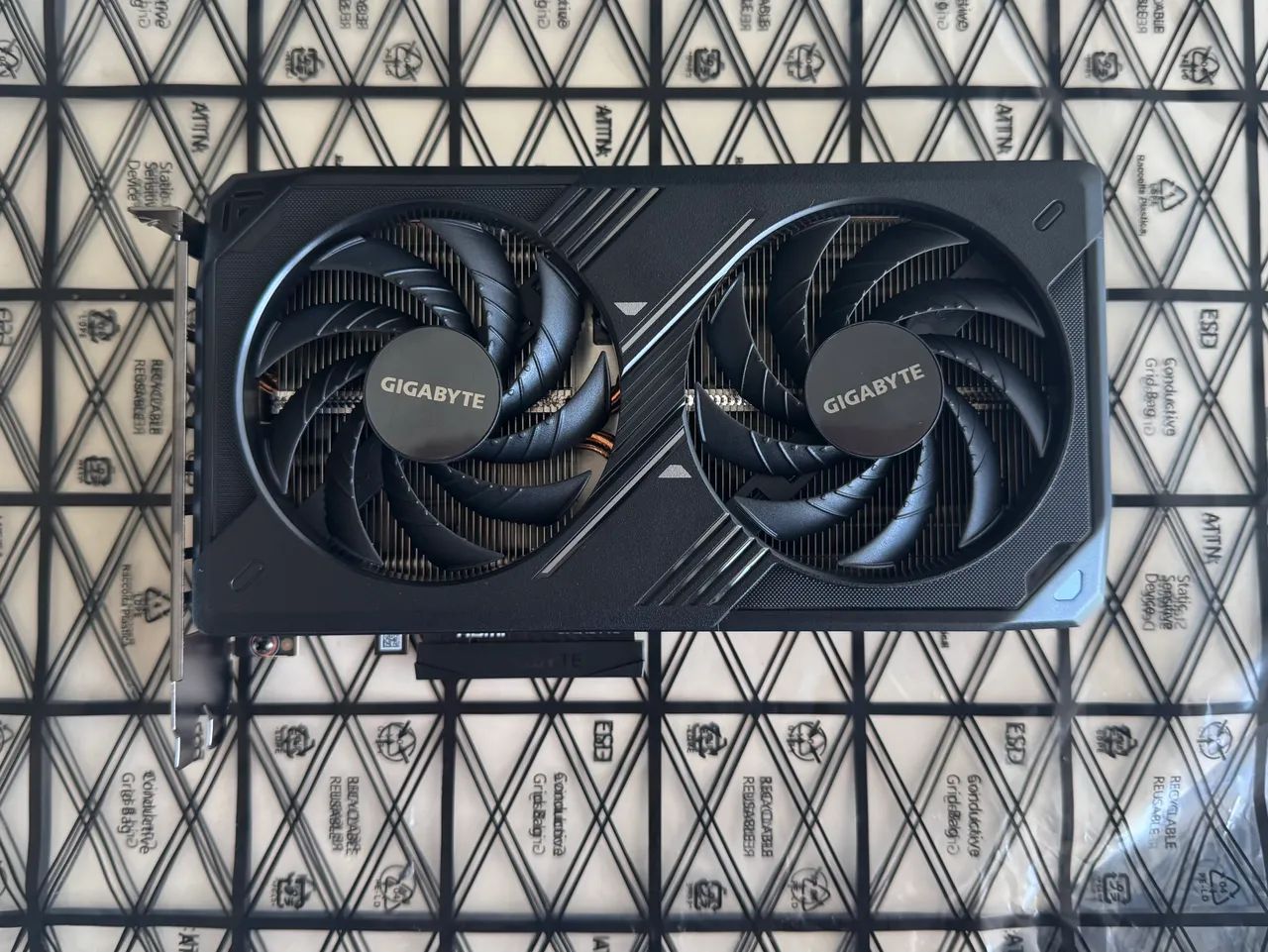 Placa video gigabyte windforce OC geforce rtx 5060