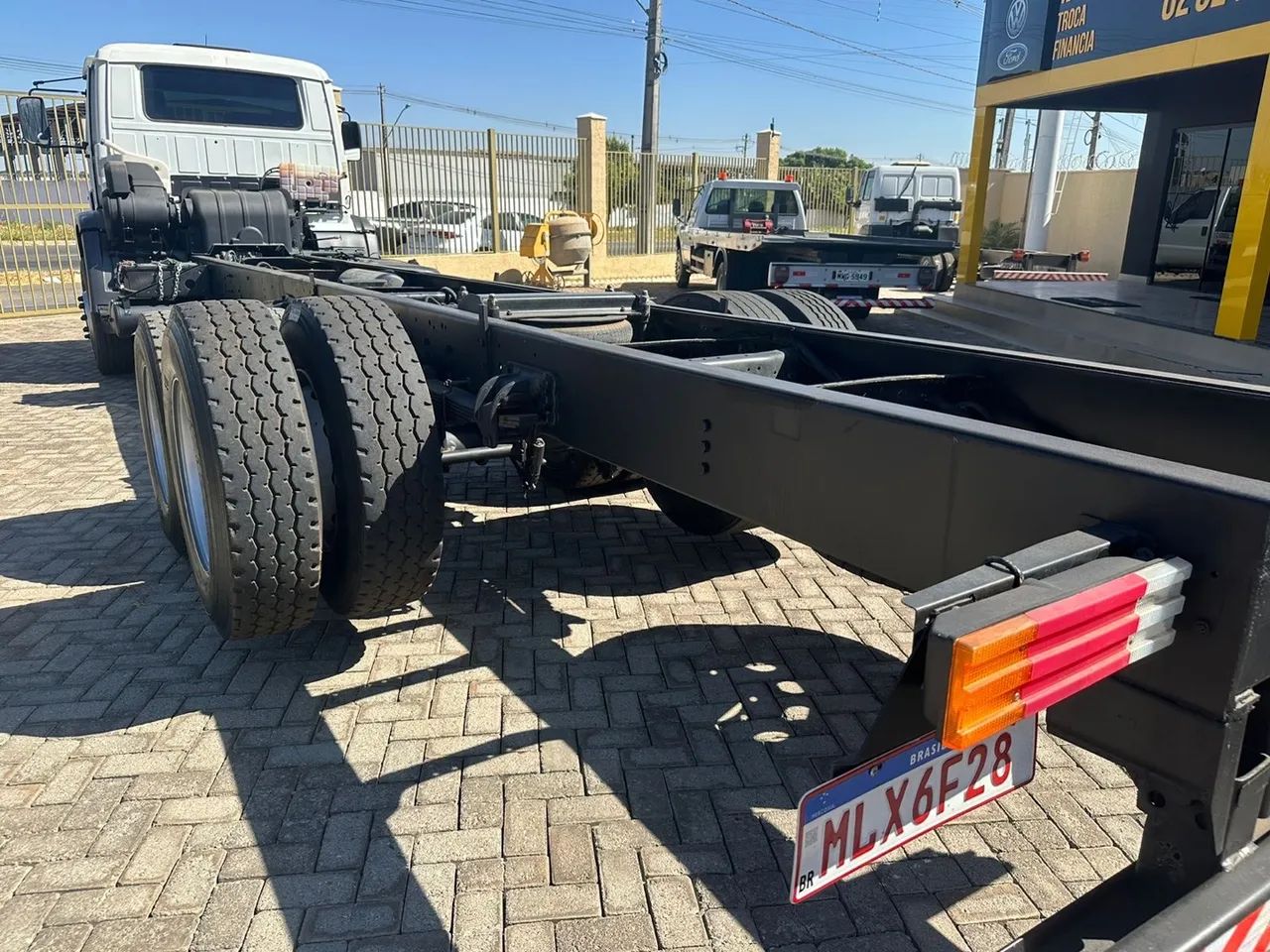 Caminhão Vw 17190 6x2 - No Chassi - Foto 3