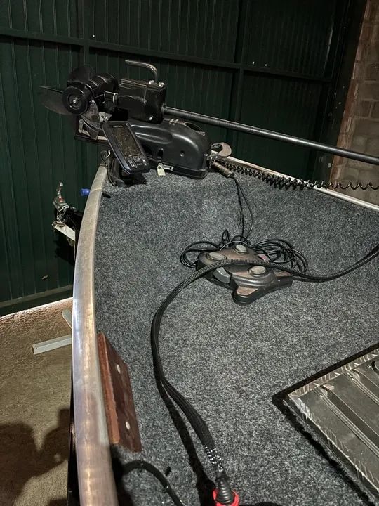 Barco 6 metros motor Mercury 40 HP Carreta Odne - Foto 2