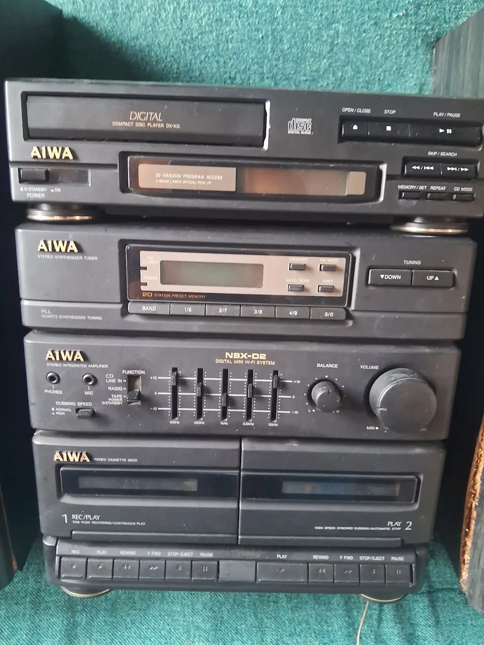 Mini System Aiwa com Caixas Acústicas SX-NAVHB - Aparelhos de Som