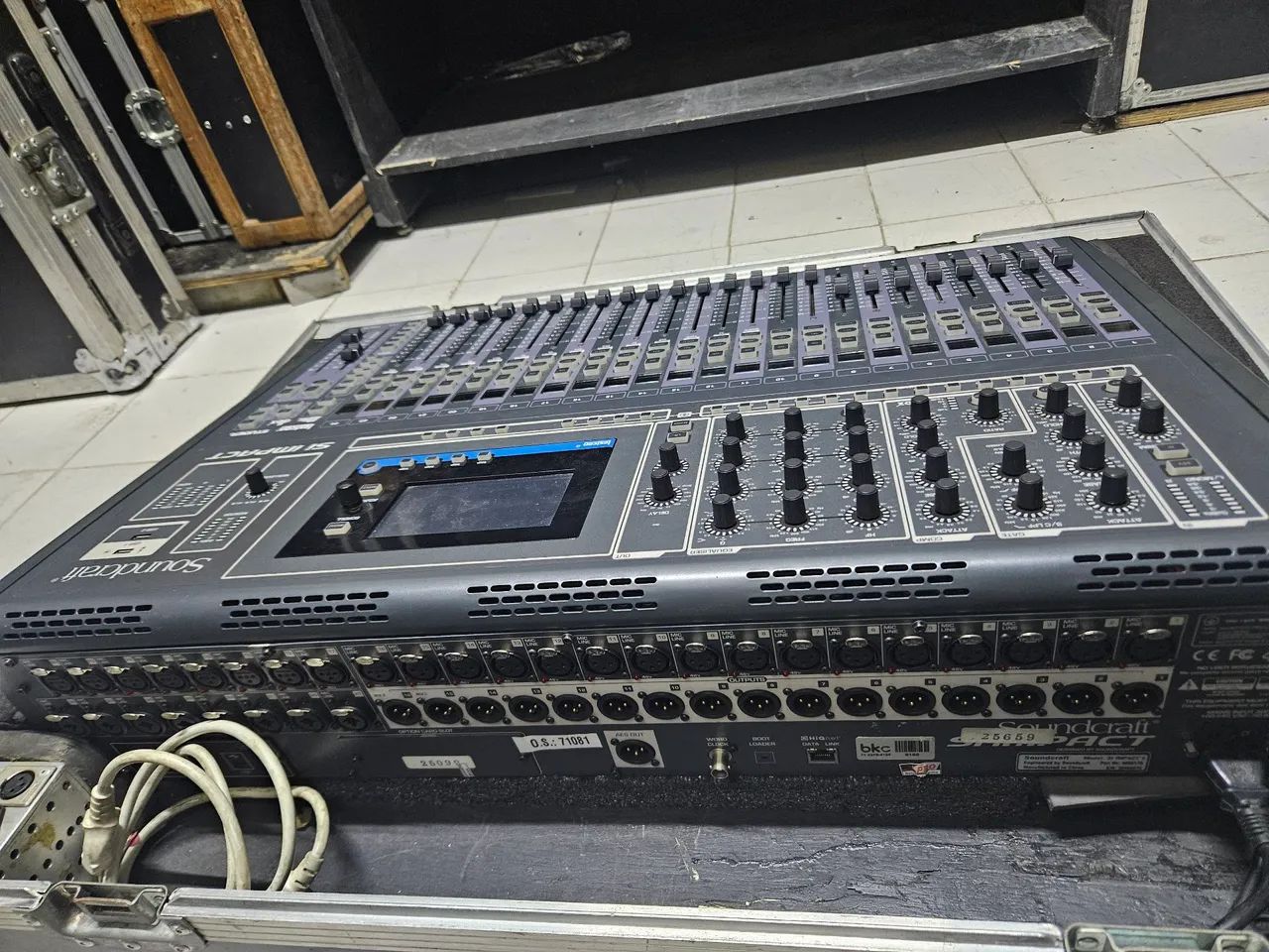 Mesa de Som Soundcraft Si Impact - Foto 3