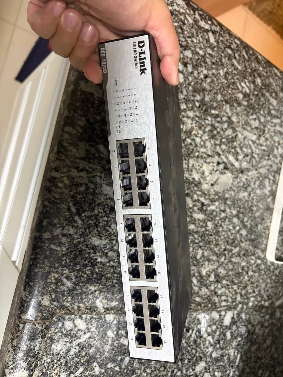 Switch D-Link 24 Portas 10/100 Mbps - DES-1024D