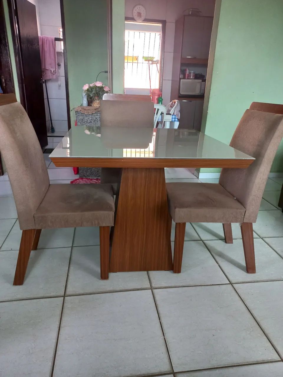 Conjunto de Mesa de Jantar com 4 Cadeiras