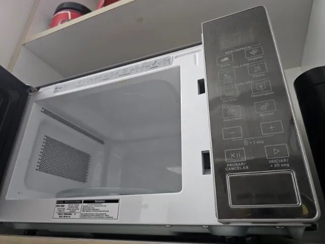 Micro-ondas Brastemp Inox 20L BMS20AR - 1 mês de uso + Nota Fiscal e Garantia