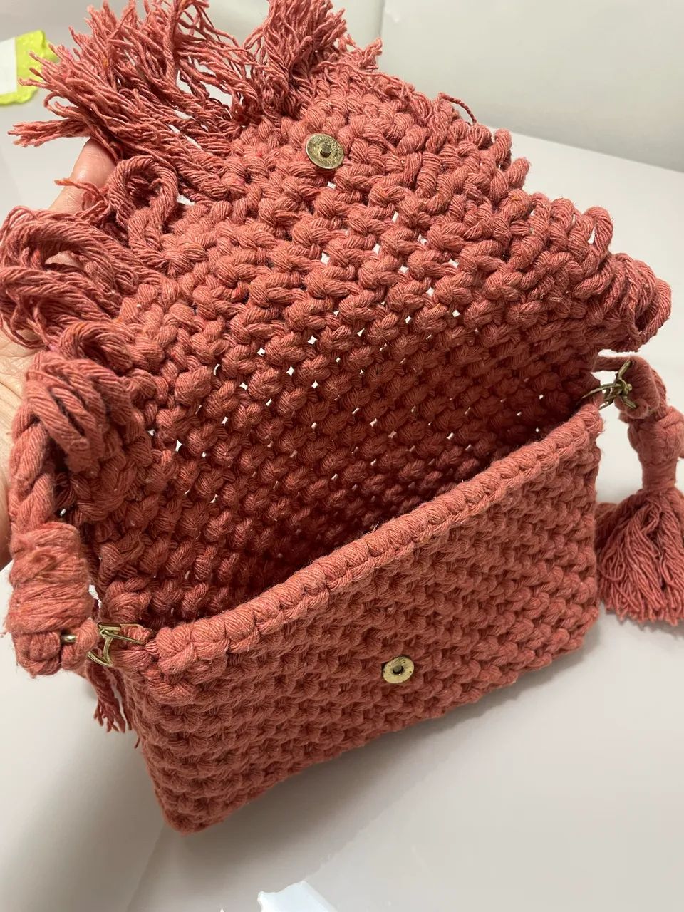 Bolsa artesanal em macramê - Foto 5