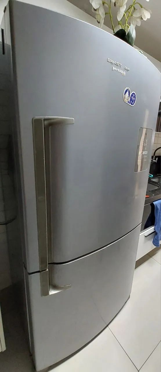 Geladeira Brastemp Frost Free Inverse 588 litros cor Inox com Smart Bar