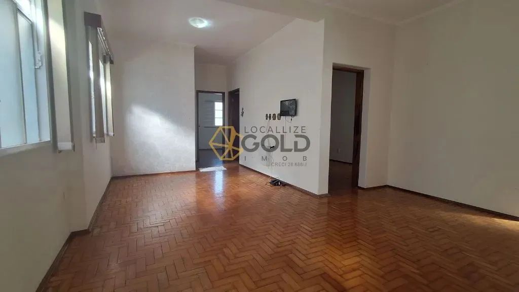 Casa com 2 Quartos, Área de serviço, e churrasqueira no Centro. - Foto 3