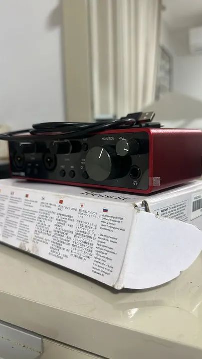 Focusrite Scarlett 2i2 - Interface de Áudio - Foto 3
