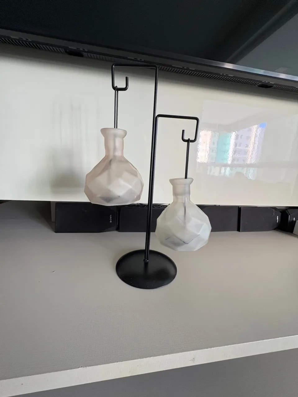 Suporte Decorativo com Vasos de Vidro