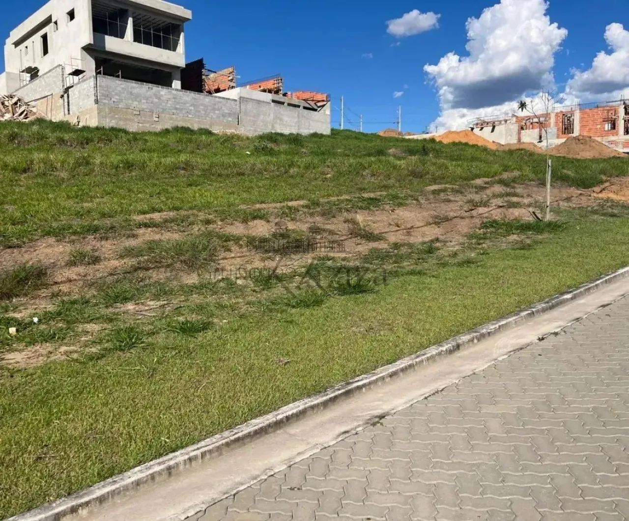 Terreno Aclive em Condomínio - Condomínio Terras Alpha - Urbanova - 330m². - Foto 2