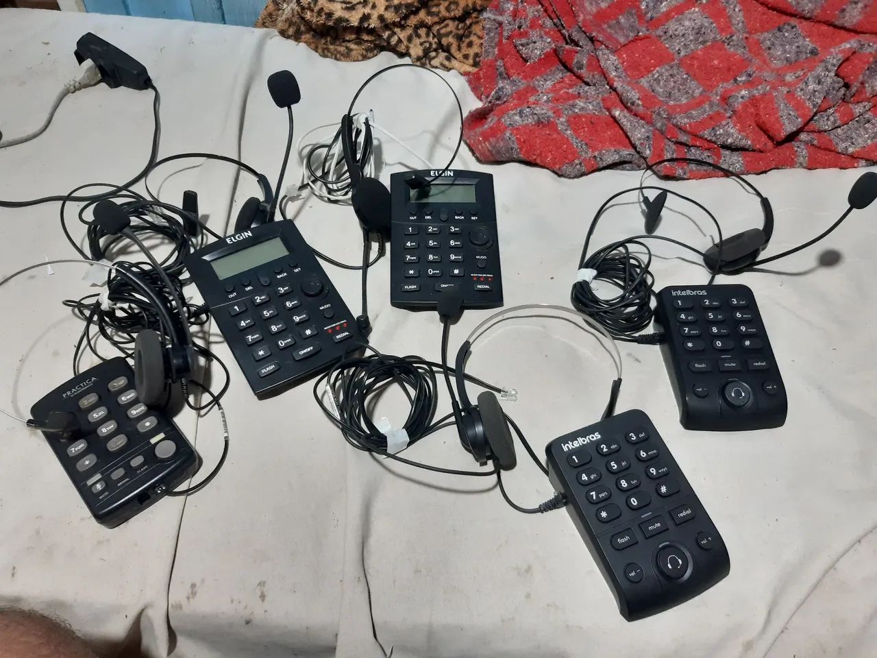 5 Telefones Fixos com Headset - Ótimo estado!